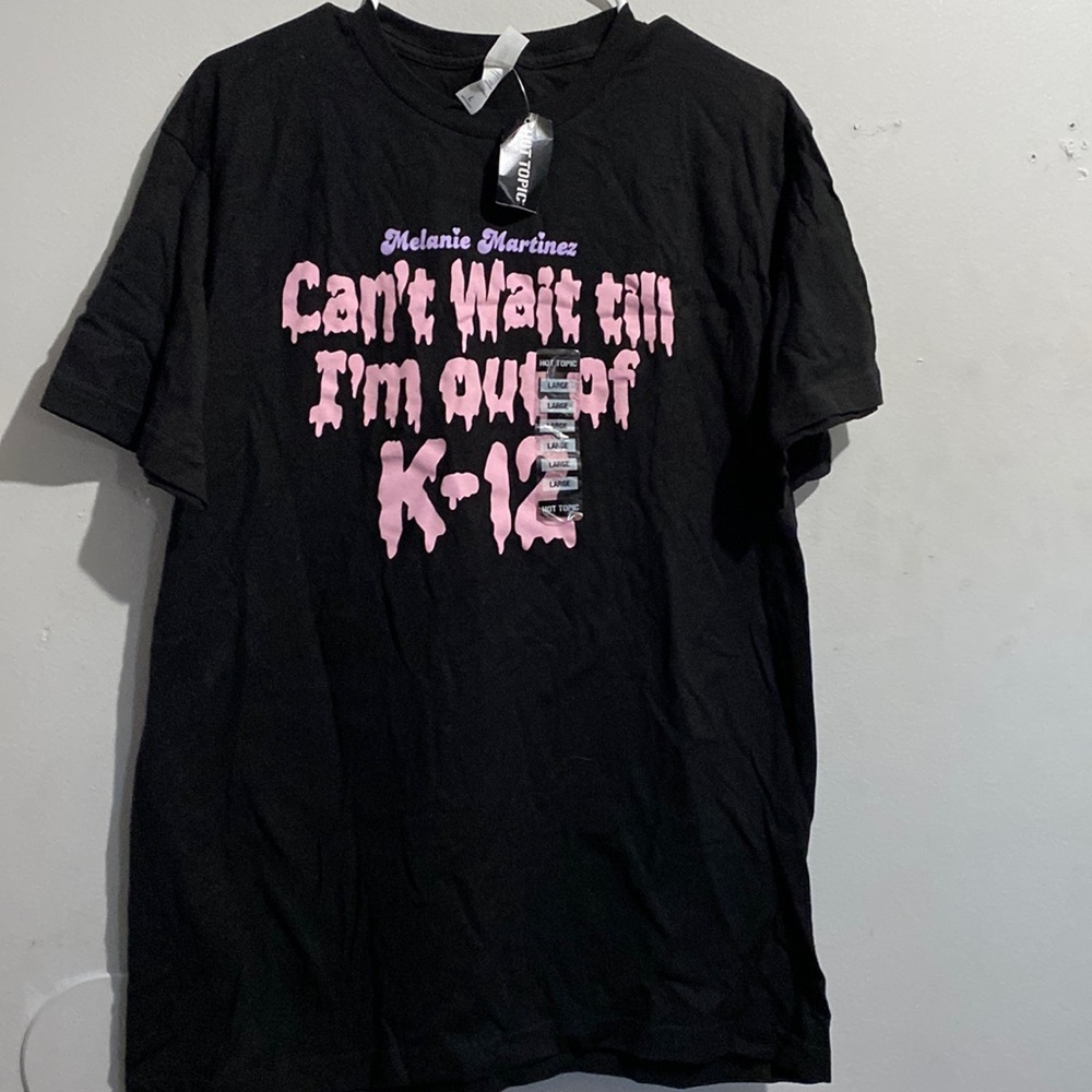 Size large NEW unisex hot topic graphic tee Melanie Martinez merch
